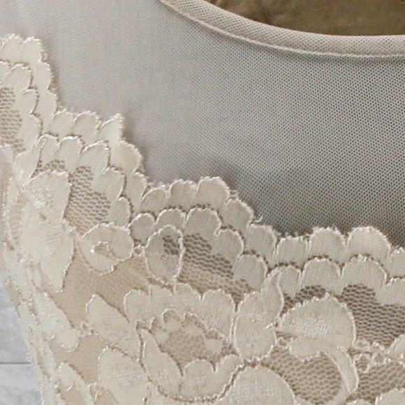 LOVE CHELSEY Dress Lace Bodycon Floral Summer Stretch Midi Neutral Tan Medium - Picture 3 of 14